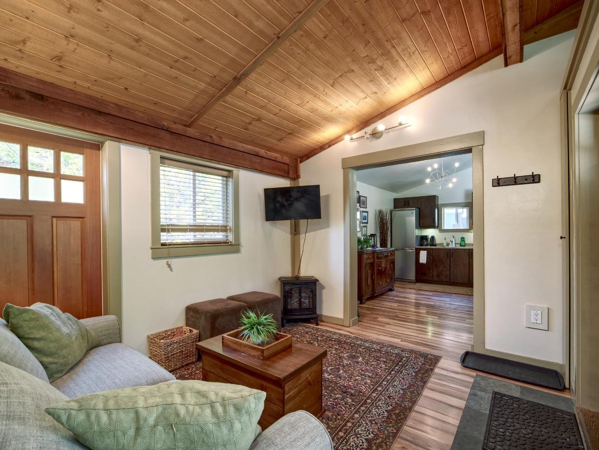 Handsome Dan'S Vacation Cottage Rentals Port Renfrew Szoba fotó
